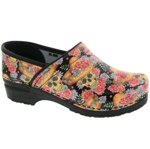 Floral Skull Printed Slip-On Clog - Black
